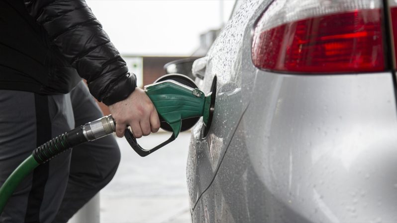 AB yeni benzinli ve dizel otomobilleri 2035'te yasaklıyor