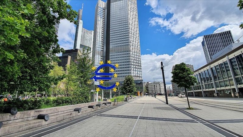 Avrupa Merkez Bankası faiz artışına devam etti