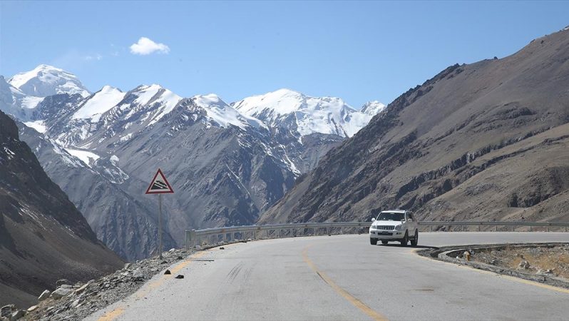 pakistan ile çin'i birbirine bağlayan 'khunjerab' dünyanın en yüksek geçiş noktası