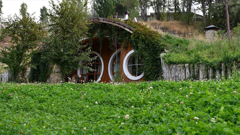 sivas'ın 'hobbit evleri'ne yabancı turist ilgisi artıyor