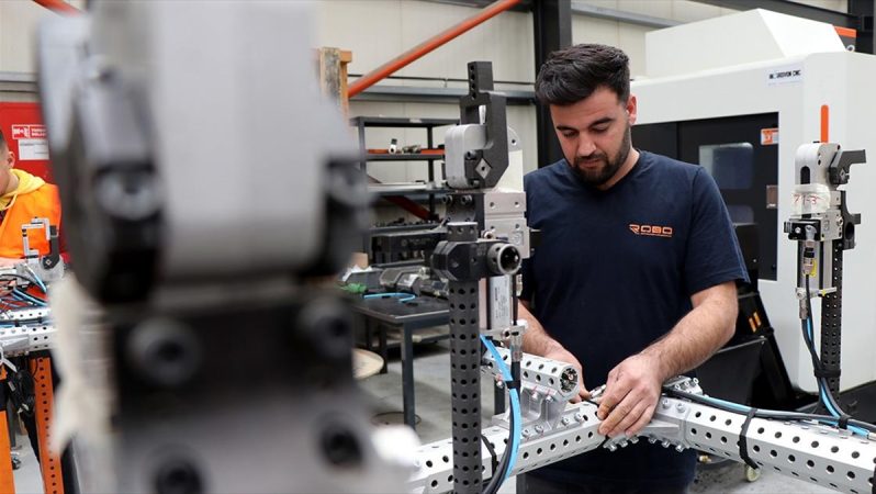 ünlü otomobil markalarına robotik üretim hattı kuran türk mühendislerden ihracat başarısı