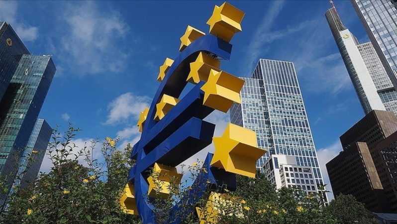 ECB Başkanı Lagarde: ECB enflasyonla mücadelede faiz artırmaya devam edecek